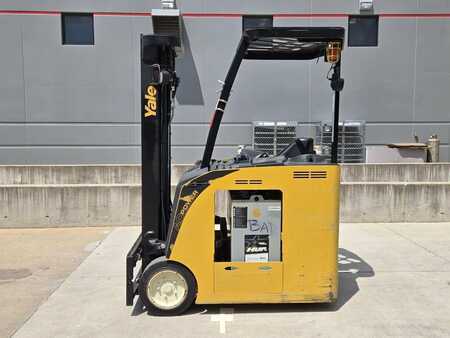 Reach Trucks 2022  Yale ESC040AD (1)