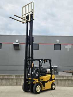 Propane Forklifts 2017  Yale GLP050VX (10)