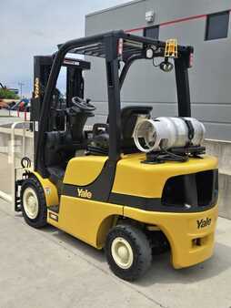 Propane Forklifts 2017  Yale GLP050VX (2)
