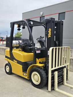 Propane Forklifts 2017  Yale GLP050VX (4)