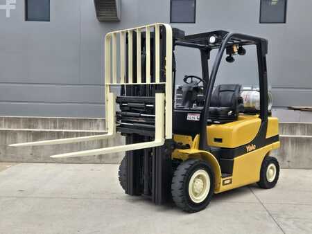 Propane Forklifts 2017  Yale GLP050VX (8)