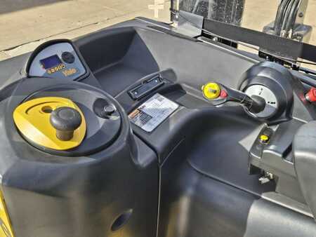 Reach Trucks 2019  Yale NDR035EB (12)