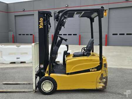 Diesel Forklifts 2015  Yale ERP040VT (1)