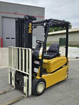 Diesel Forklifts 2015  Yale ERP040VT (3)