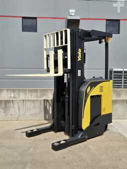 Reach Trucks 2020  Yale NR045EB (7)