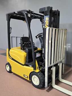 Diesel Forklifts 2019  Yale ERP030VF (4)
