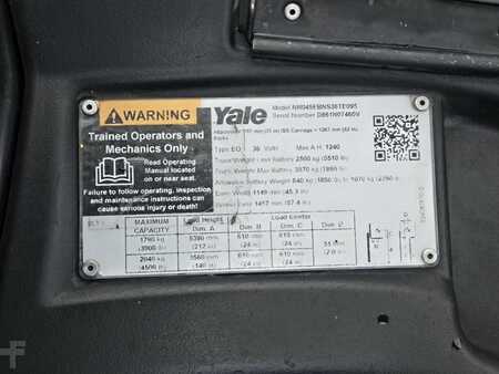 Reach Trucks 2021  Yale NR045EB (14)