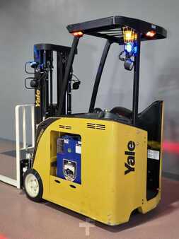 Reach Trucks 2019  Yale ESC040AD (2)