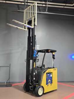 Reach Trucks 2019  Yale ESC040AD (8)