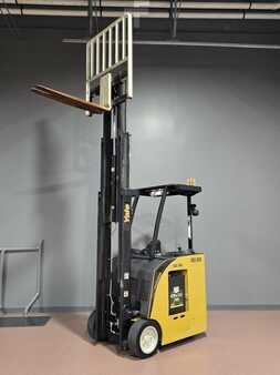 Reach Trucks 2019  Yale ESC030AD (8)