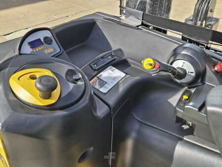 Reach Trucks 2019  Yale NDR035EB (12)