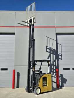 Reach Trucks 2019  Yale ESC030AD (8)