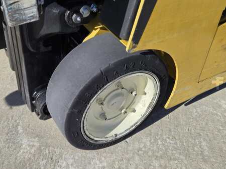 Reach Trucks 2019  Yale ESC030AD (9)