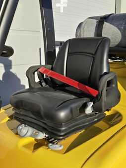 Propane Forklifts 2017  Yale GLC080VX (13)