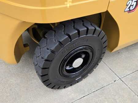 Propane Forklifts 2020  CAT Lift Trucks GP25N5 (12)