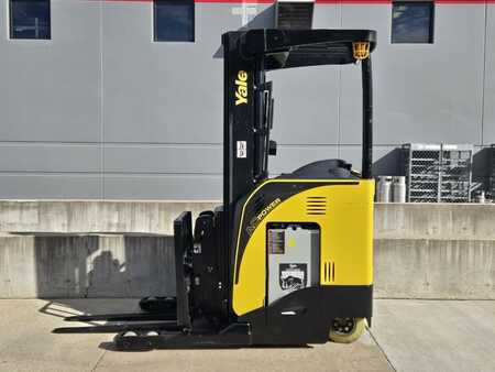 Reach Trucks 2019  Yale NDR035EB (1)