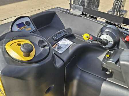 Reach Trucks 2019  Yale NDR035EB (12)