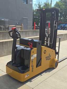 Apilador eléctrico 2022  Big Joe CB22-157 (5)