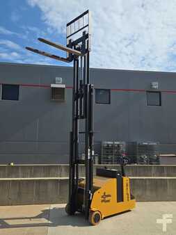 Apilador eléctrico 2022  Big Joe CB22-157 (8)