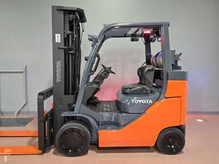 Carretilla elevadora GLP 2018  Toyota 8FGC35U-BCS (1)
