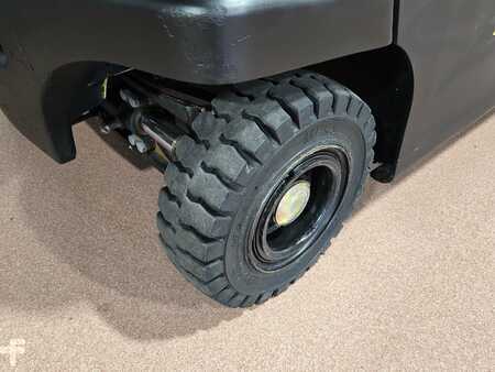Diesel Forklifts 2010  Hyster J50XN (11)