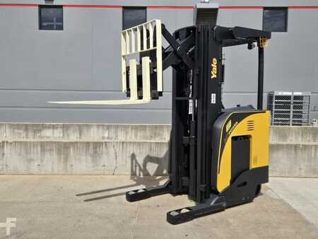 Reach Trucks 2020  Yale NR045EB (8)