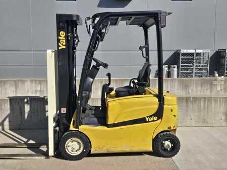 Diesel Forklifts 2019  Yale ERP030VF (1)