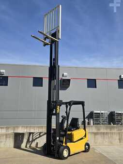 Diesel Forklifts 2019  Yale ERP030VF (8)
