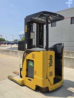 Reach Trucks 2012  Yale NDR035EA (2)