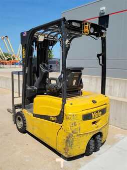 Diesel Forklifts 2017  Yale ERP040VT (2)