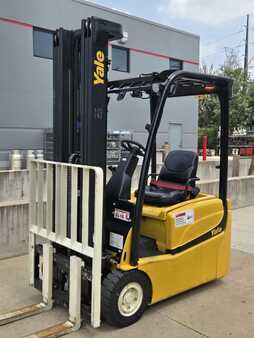 Carretilla elevadora diésel 2019  Yale ERP030VT (3)