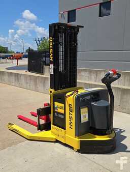 Pallet Stackers 2017  Hyster W40ZA (2)