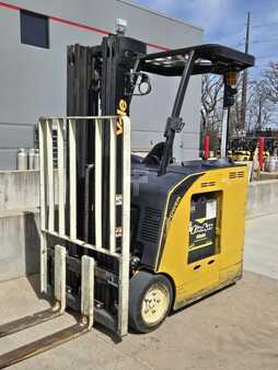 Carretilla retráctil 2019  Yale ESC030AD (3)