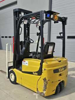 Carretilla elevadora diésel 2019  Yale ERP030VT (2)