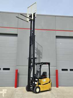 Carretilla elevadora diésel 2019  Yale ERP030VT (8)