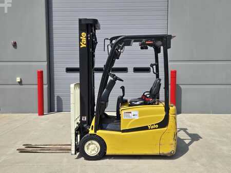 Carretilla elevadora diésel 2019  Yale ERP030VT (1)