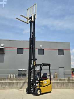 Carretilla elevadora diésel 2019  Yale ERP030VT (8)
