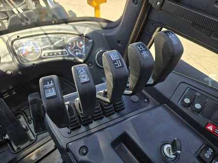 Montacargas diésel 2024  Hyundai 160D-9 (15)