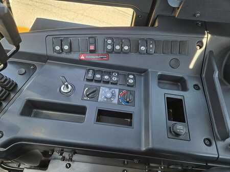 Montacargas diésel 2024  Hyundai 160D-9 (16)