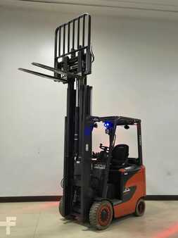 Diesel Forklifts 2021  Linde E25C (8)