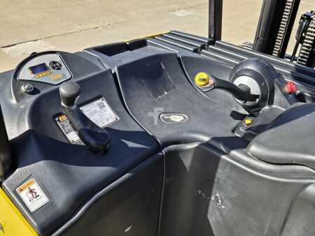 Reach Trucks 2019  Yale ESC040AD (13)