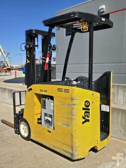Reach Trucks 2019  Yale ESC040AD (2)