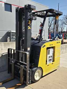 Reach Trucks 2019  Yale ESC040AD (3)