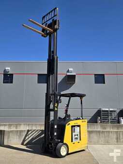 Reach Trucks 2019  Yale ESC040AD (8)