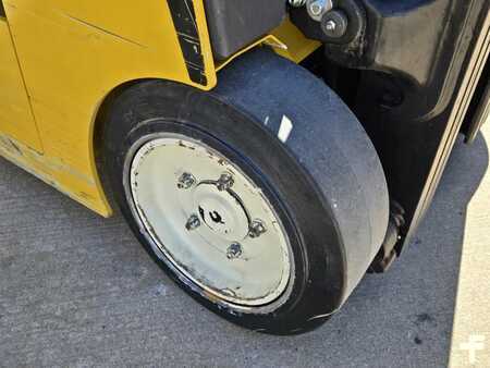 Reach Trucks 2019  Yale ESC040AD (9)