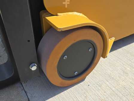 Pallet Stackers 2022  Big Joe CB22-157 (10)