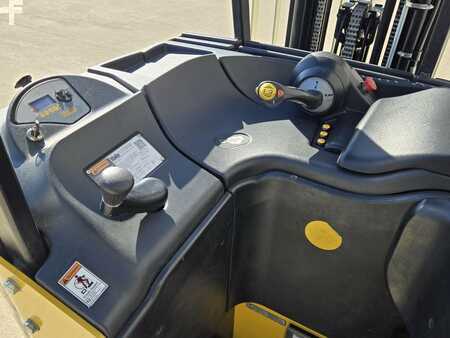 Carretilla retráctil 2019  Yale ESC030AD (10)