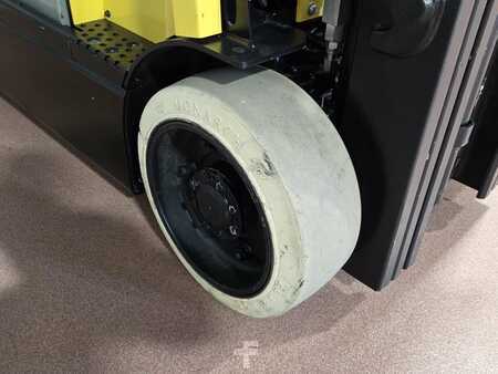 Montacargas diésel 2016  Hyster E65XN-40 (10)