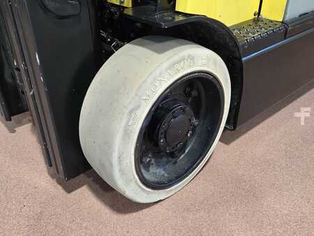 Montacargas diésel 2016  Hyster E65XN-40 (9)