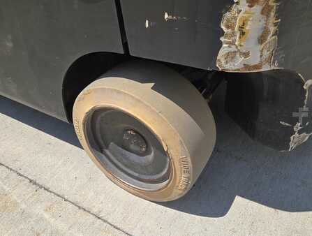 Propane Forklifts 2016  Hyster S100FTBCS (11)